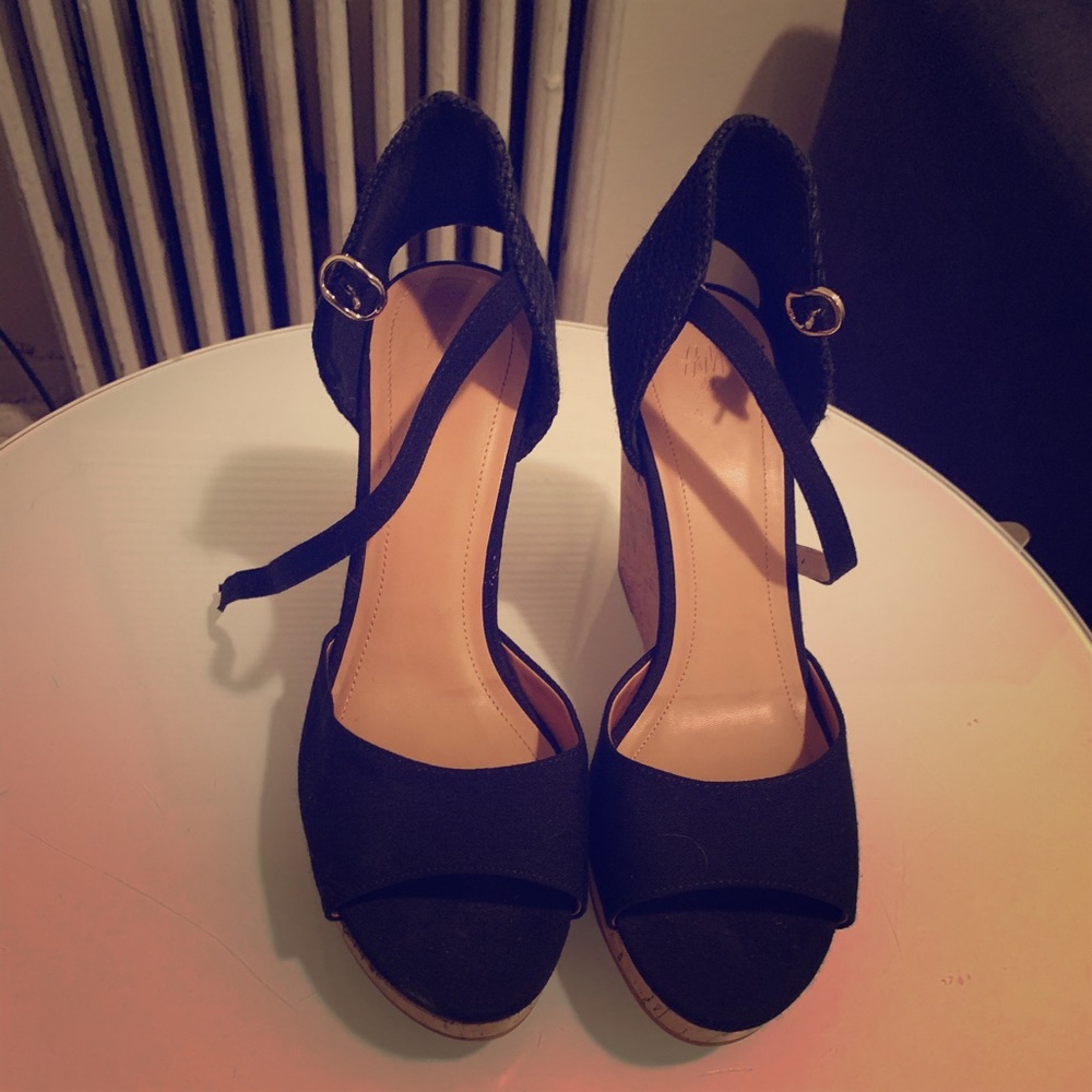 H and M black wedges. Size 41. Brand New!